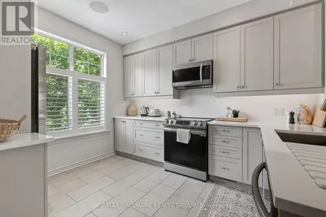 312 Iona Street Ottawa ON K1Z 7B9