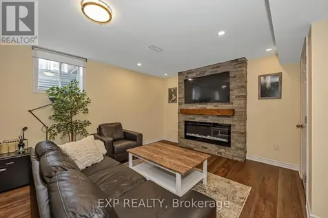 104 Conifer Creek Circle Ottawa ON K2M 0L7