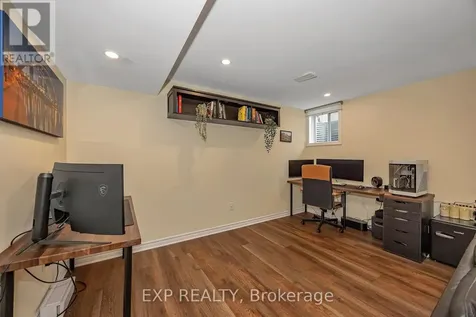 104 Conifer Creek Circle Ottawa ON K2M 0L7