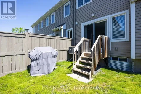 104 Conifer Creek Circle Ottawa ON K2M 0L7