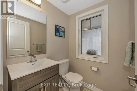 104 Conifer Creek Circle Ottawa ON K2M 0L7