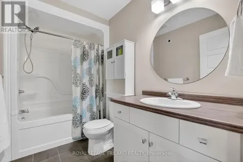 17 Bridle Path St. Thomas ON N5R 0B4