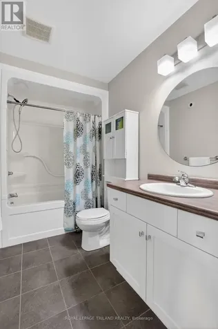 17 Bridle Path St. Thomas ON N5R 0B4