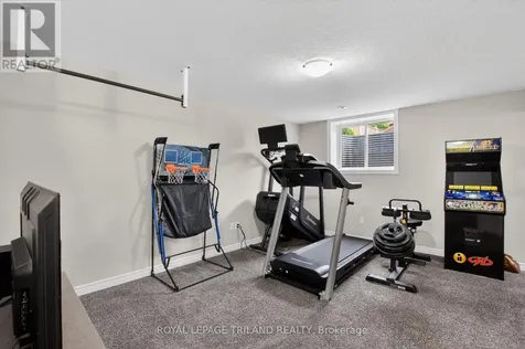 17 Bridle Path St. Thomas ON N5R 0B4