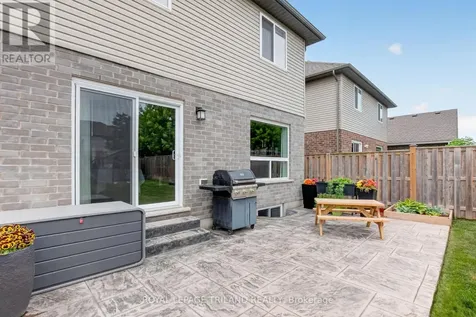 17 Bridle Path St. Thomas ON N5R 0B4