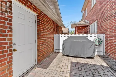 67 Ralgreen Crescent Kitchener ON N2M 1V1