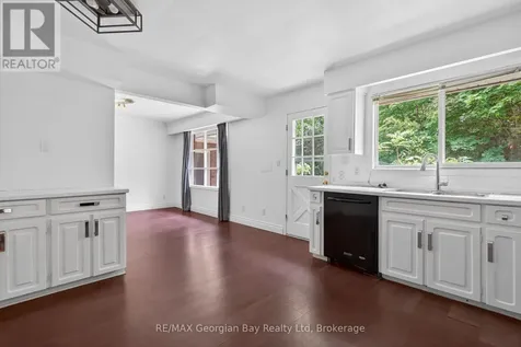 329 Glenbrook Drive Midland ON L4R 5G4