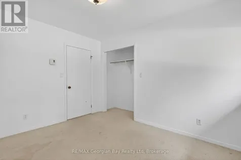 329 Glenbrook Drive Midland ON L4R 5G4