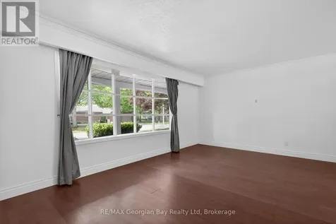 329 Glenbrook Drive Midland ON L4R 5G4