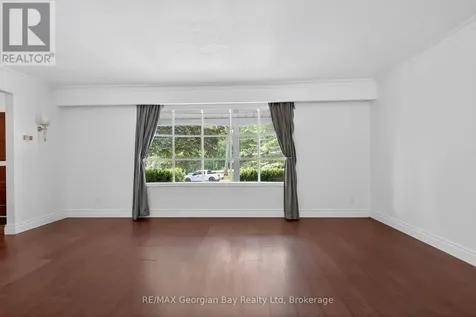 329 Glenbrook Drive Midland ON L4R 5G4