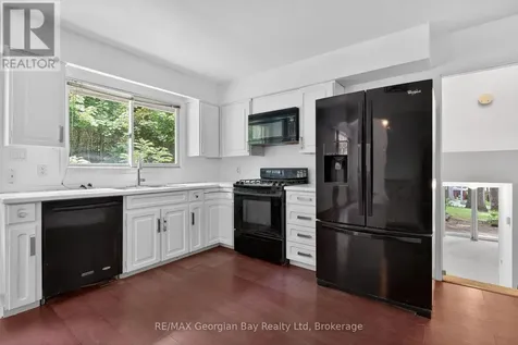 329 Glenbrook Drive Midland ON L4R 5G4