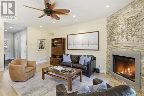 694 Johnston Park Avenue Collingwood ON L9Y 5C7