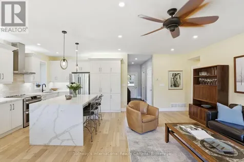 694 Johnston Park Avenue Collingwood ON L9Y 5C7