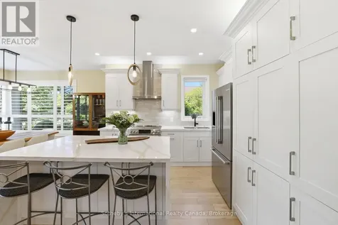 694 Johnston Park Avenue Collingwood ON L9Y 5C7