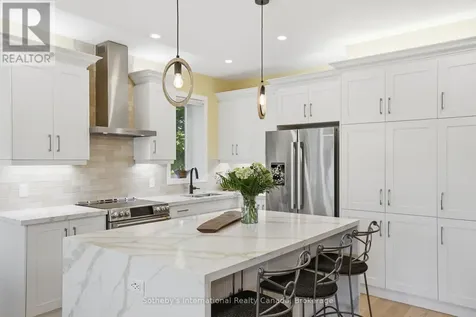 694 Johnston Park Avenue Collingwood ON L9Y 5C7