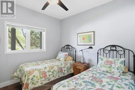 694 Johnston Park Avenue Collingwood ON L9Y 5C7