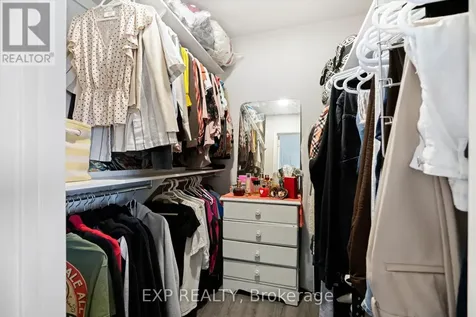 1064 Candlewood Street Ottawa ON K4A 5E9