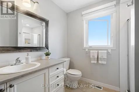 1064 Candlewood Street Ottawa ON K4A 5E9