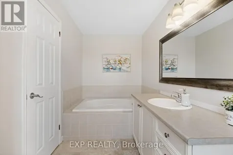1064 Candlewood Street Ottawa ON K4A 5E9