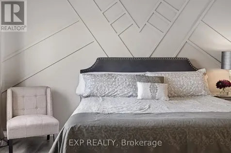 1064 Candlewood Street Ottawa ON K4A 5E9
