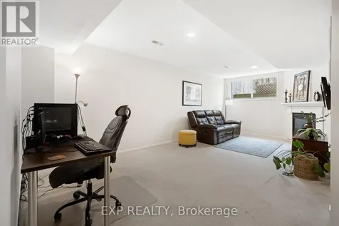 1064 Candlewood Street Ottawa ON K4A 5E9