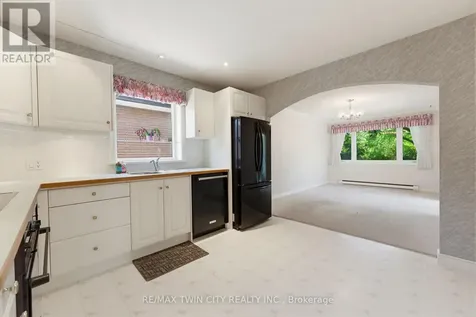 22 Dunsdon Street Brantford ON N3R 3J3