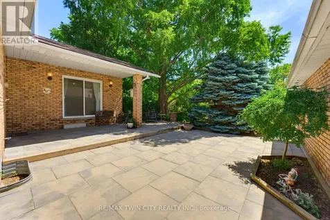22 Dunsdon Street Brantford ON N3R 3J3