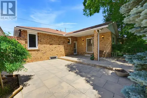 22 Dunsdon Street Brantford ON N3R 3J3