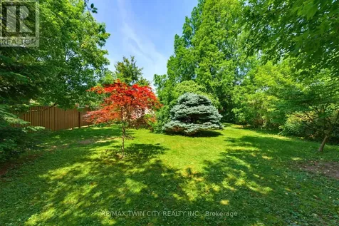 22 Dunsdon Street Brantford ON N3R 3J3