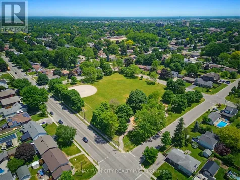22 Dunsdon Street Brantford ON N3R 3J3