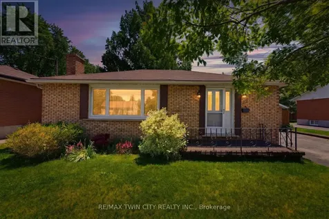22 Dunsdon Street Brantford ON N3R 3J3