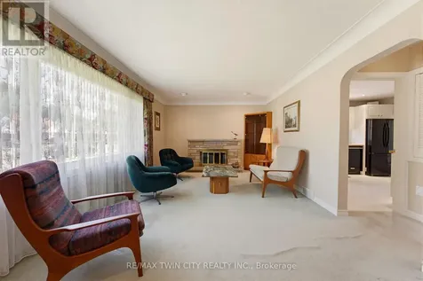 22 Dunsdon Street Brantford ON N3R 3J3