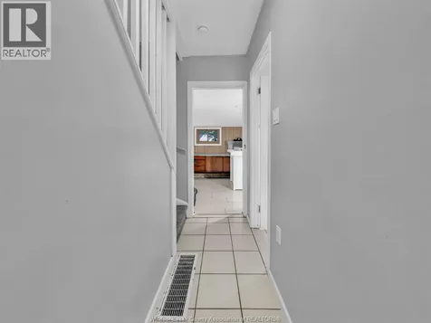 1218 California Avenue Windsor ON N9B 2Z9