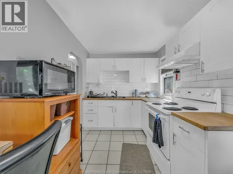 1218 California Avenue Windsor ON N9B 2Z9
