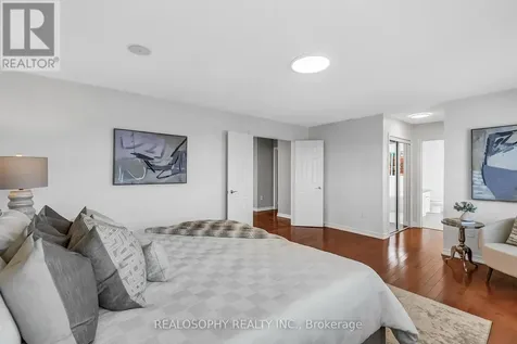 284 Bilbrough Street Aurora ON L4G 7X5