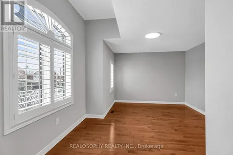284 Bilbrough Street Aurora ON L4G 7X5