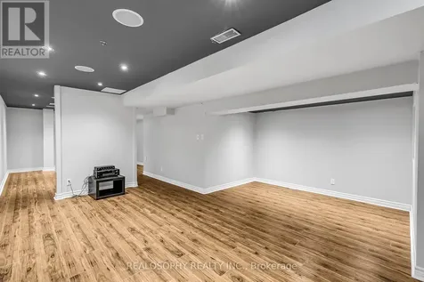 284 Bilbrough Street Aurora ON L4G 7X5