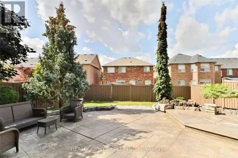 284 Bilbrough Street Aurora ON L4G 7X5