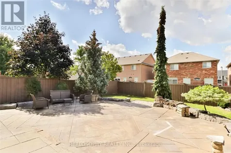 284 Bilbrough Street Aurora ON L4G 7X5