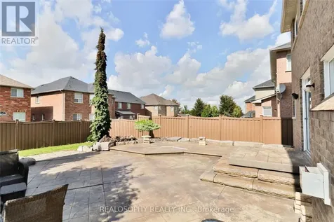 284 Bilbrough Street Aurora ON L4G 7X5