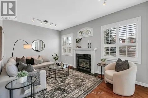 284 Bilbrough Street Aurora ON L4G 7X5