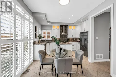 284 Bilbrough Street Aurora ON L4G 7X5