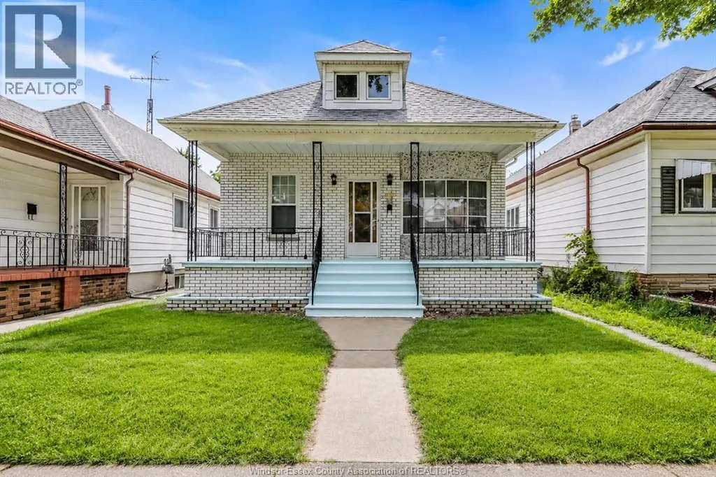 383 Mcewan Windsor ON N9B 2E5