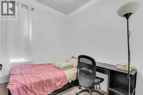 383 Mcewan Windsor ON N9B 2E5