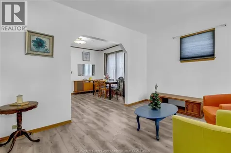 383 Mcewan Windsor ON N9B 2E5