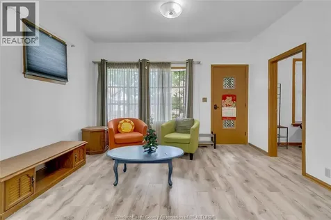 383 Mcewan Windsor ON N9B 2E5