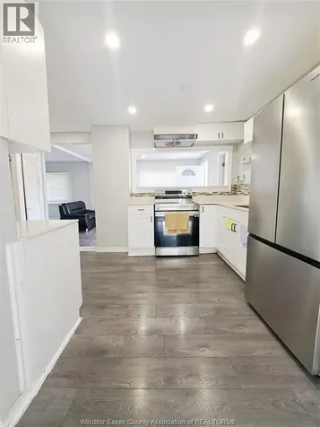 1621 California Avenue Windsor ON N9B 3A4
