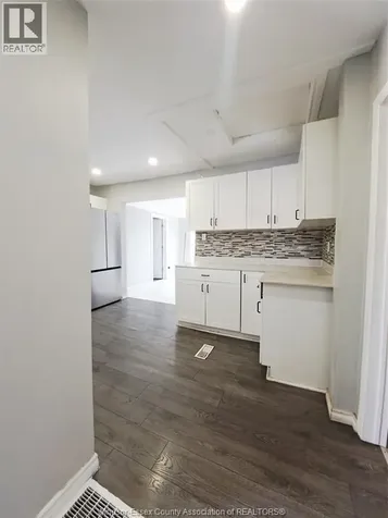 1621 California Avenue Windsor ON N9B 3A4