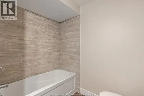 157 Fairview Avenue East Essex ON N8M 2R3