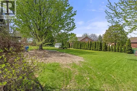 157 Fairview Avenue East Essex ON N8M 2R3